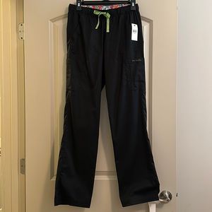 Women’s Black Vera Bradley Scrub Pants. Sz S. NWT